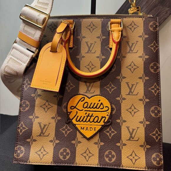 Limited Edition! LOUIS VUITTON NIGO Reverse Monogram Stripe Sac Plat - Picture 1 of 8